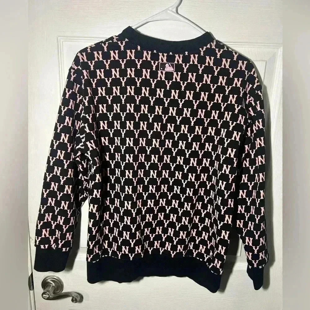 MLB New York YANKEES Monogram Embossed Sweatshirt Small Black & Pink Baseball - Picture 12 of 13